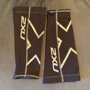 2XU calf compression sleeves